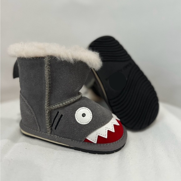New EMU Shark Walker Costume Shearling Wool Suede Boot Shoe Baby 6-12 Toddler 3 - Picture 14 of 17
